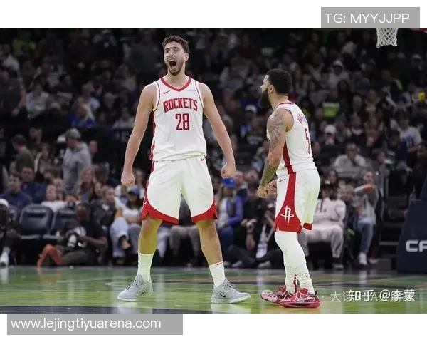 媒体人:火箭替补席确实没几个正常人了得亏末节有霍勒迪和申京 媒体人:火箭替补席确实没几个正常人了得亏末节有霍勒迪和申京