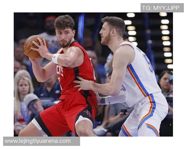 雷霆三分如虹狄龙替补席无奈神情引发网友热议